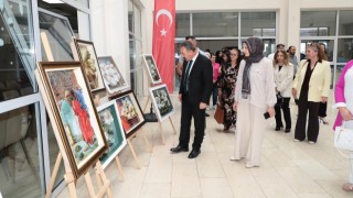 KYK'lı gençlerin el emeği eserleri görücüye çıktı