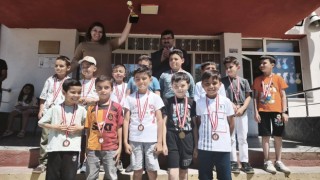 Şampiyon öğrenciler ödüllerine kavuştu