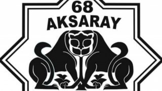 Siyah-beyazlı kulüpte sessiz bekleyiş endişe yaratıyor