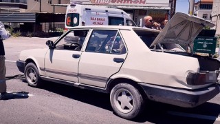 Yürekleri ağza getiren kaza! Refüje çarpıp savruldu