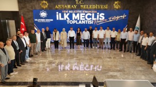 Aksaray Belediyesi yeni hizmet binasında ilk meclis toplantısı