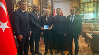 Aksaray teşkilatı Bahçeli’yi 15. kongreye davet etti