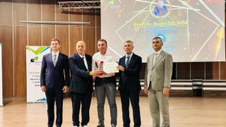 Prof. Dr. Engin Deligöz Türk Fizik Derneği tarafından 2026 Onur Ödülü’ne layık görüldü
