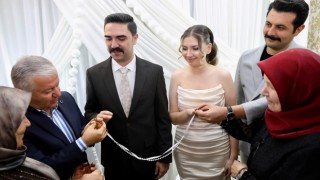 Vali Duru, Kolbaşı’ya kız istedi