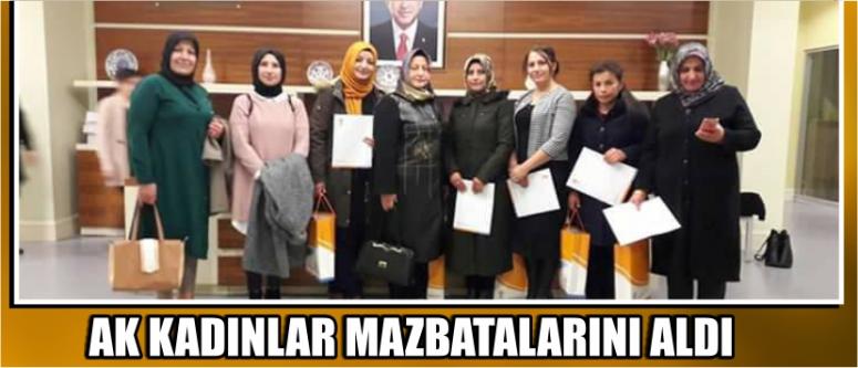 Ak Kadınlar Mazbatalarını Aldı