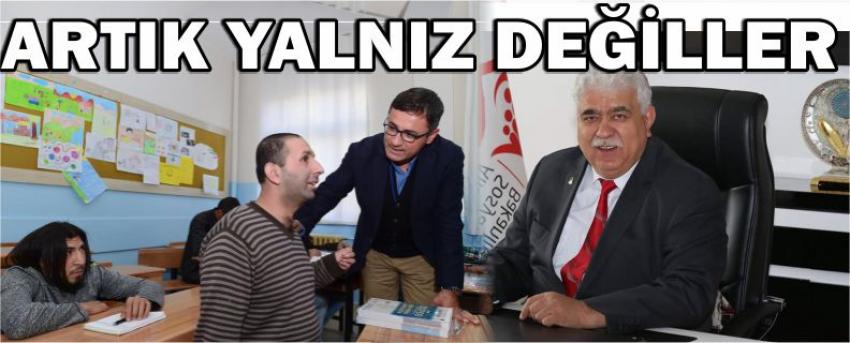 Artık Yalnız Değiller