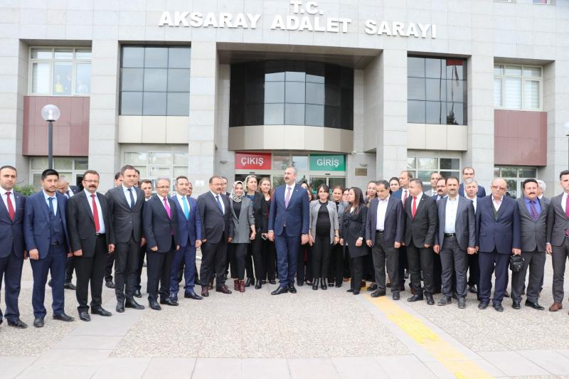 Adalet Bakanı Gül’den Öldürülen Avukatın Evine Taziye Ziyareti