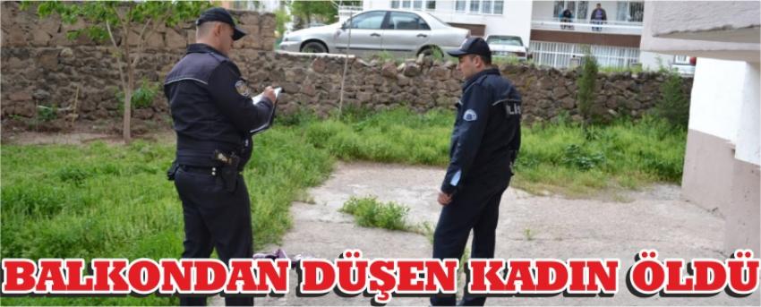 Balkondan Düşen Kadın Öldü
