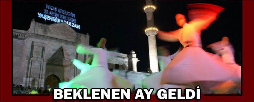 Beklenen Ay Geldi
