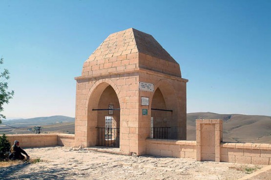Büyük Türk Mutasavvıfı Yunus Emre Mezarı Başında Anılacak