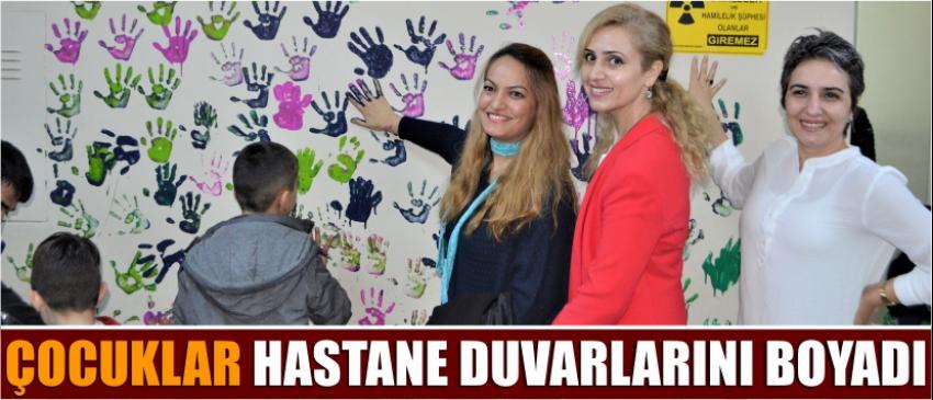 Çocuklar Hastane Duvarlarını Boyadı