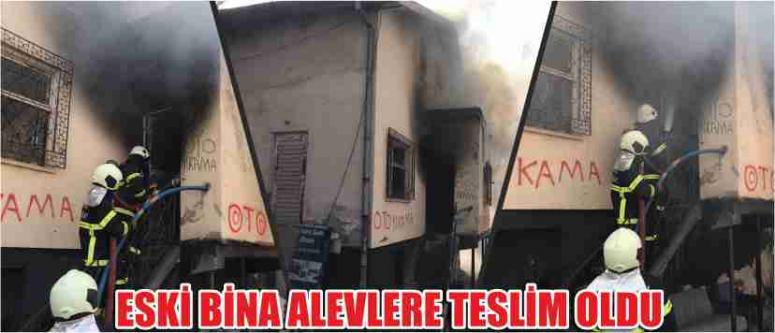 Eski Bina Alevlere Teslim Oldu