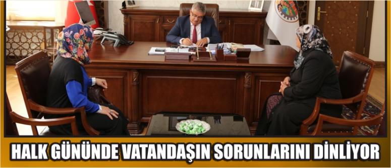 Halk Gününde Vatandaşın Sorunlarını Dinliyor
