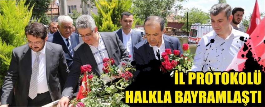  İl Protokolü Halkla Bayramlaştı