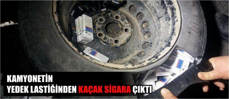Kamyonetin Yedek Lastiğinden Kaçak Sigara Çıktı