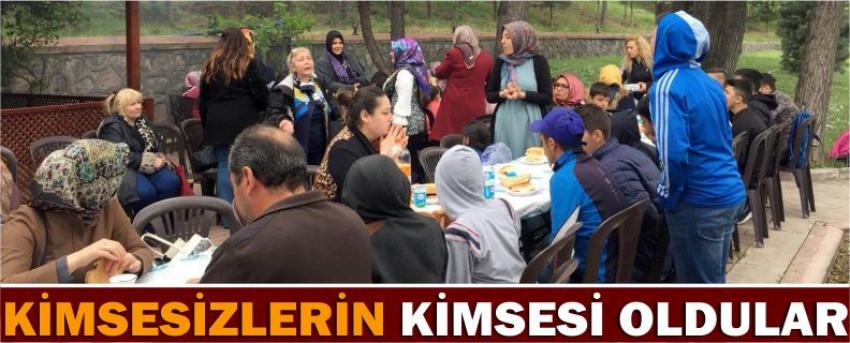 Kimsesizlerin Kimsesi Oldular