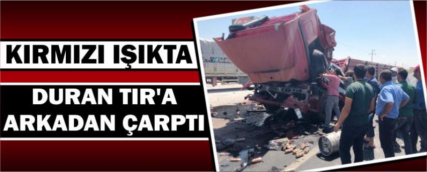 Kırmızı Işıkta Duran Tır’a Arkadan Çarptı
