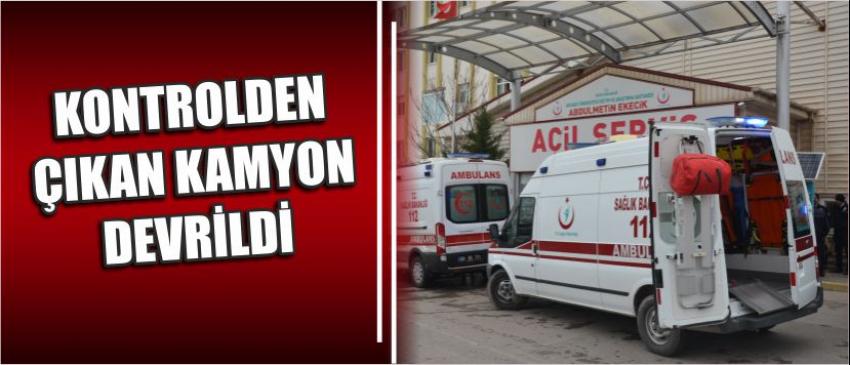 Kontrolden Çıkan Kamyon Devrildi