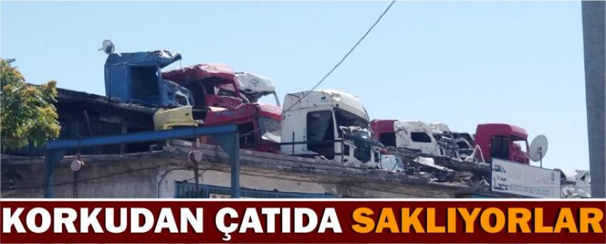 Korkudan Çatıda Saklıyorlar