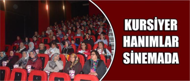 Kursiyer Hanımlar Sinemada