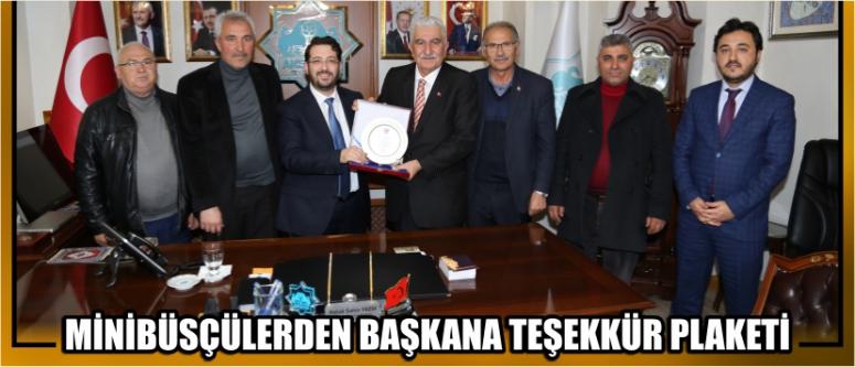 Minibüsçülerden Başkana Teşekkür Plaketi