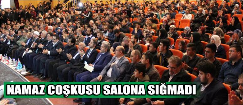 Namaz Coşkusu Salona Sığmadı