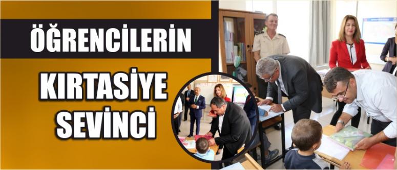 Öğrencilerin Kırtasiye Sevinci
