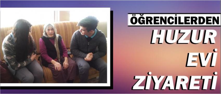 Öğrencilerden Huzur Evi Ziyareti 