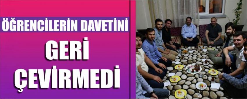 Öğrencilerin Davetini Geri Çevirmedi