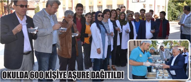 Okulda 600 Kişiye Aşure Dağıtıldı