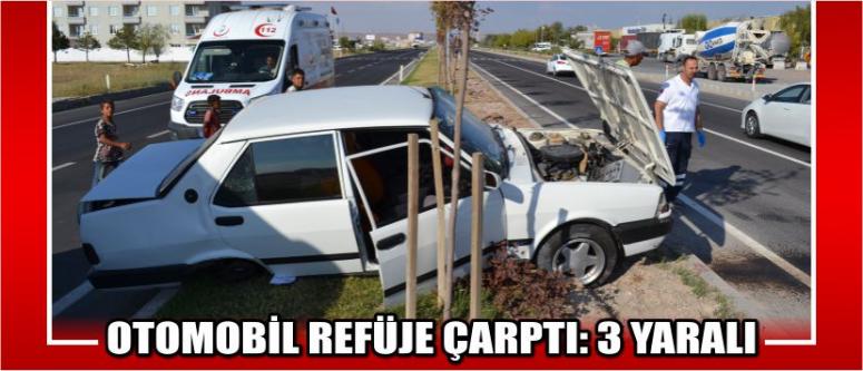 Otomobil Refüje Çarptı: 3 Yaralı
