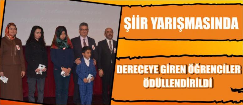 Şiir Yarışmasında Dereceye Giren Öğrenciler Ödüllendirildi