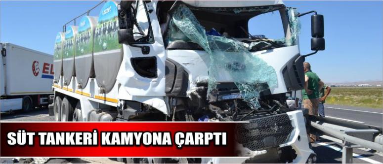 Süt Tankeri Kamyona Çarptı