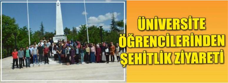Üniversite Öğrencilerinden Şehitlik Ziyareti