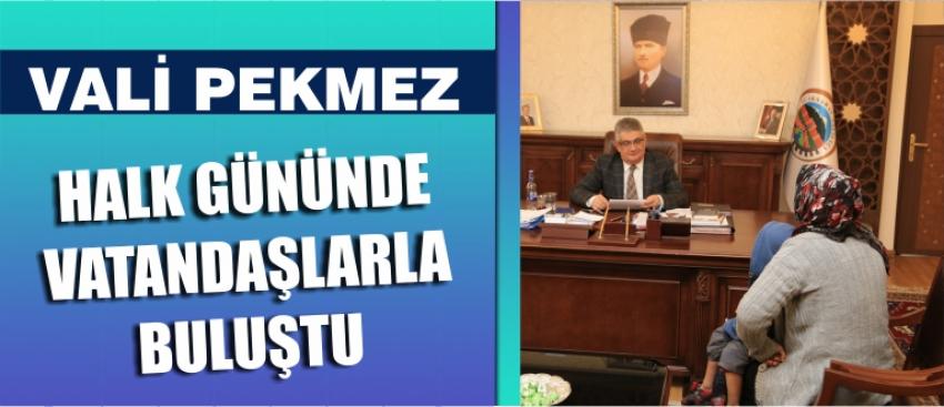 Vali Pekmez Halk Gününde Vatandaşlarla Buluştu