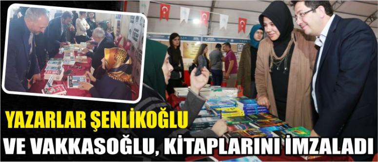 Yazarlar Şenlikoğlu Ve Vakkasoğlu, Kitaplarını İmzaladı